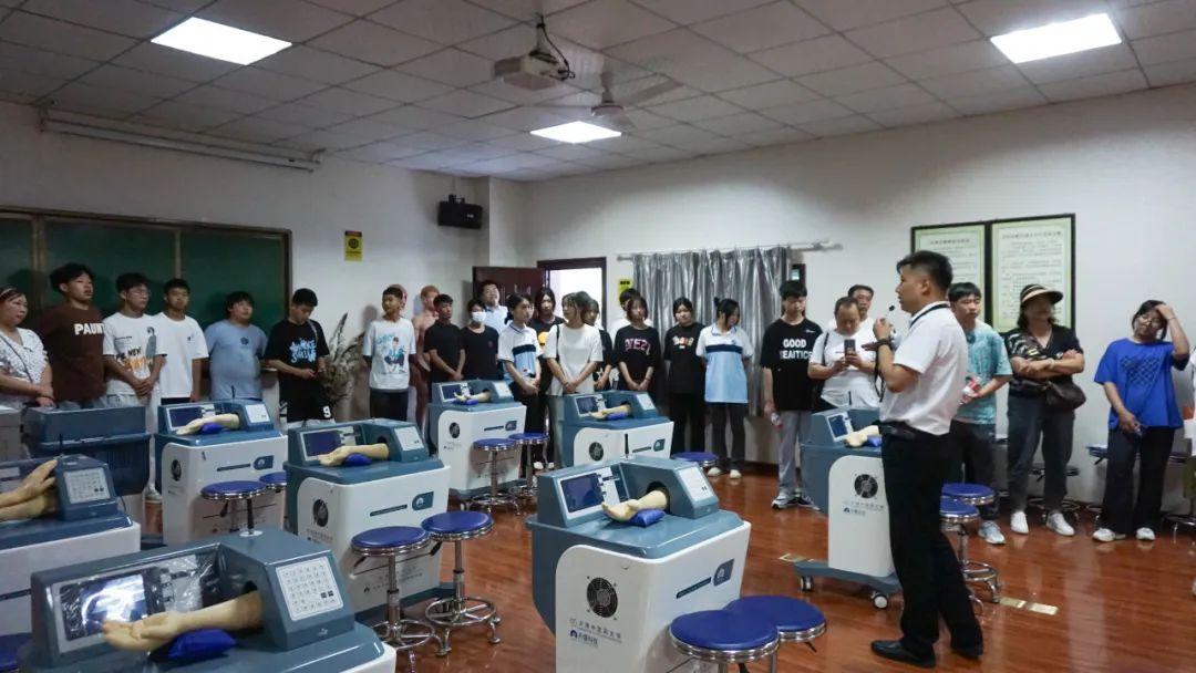 校园开放日 | 闻香而来，学生、家长络绎进海棠